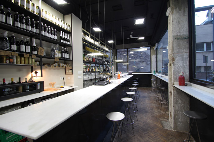 interior mitja vida bar
